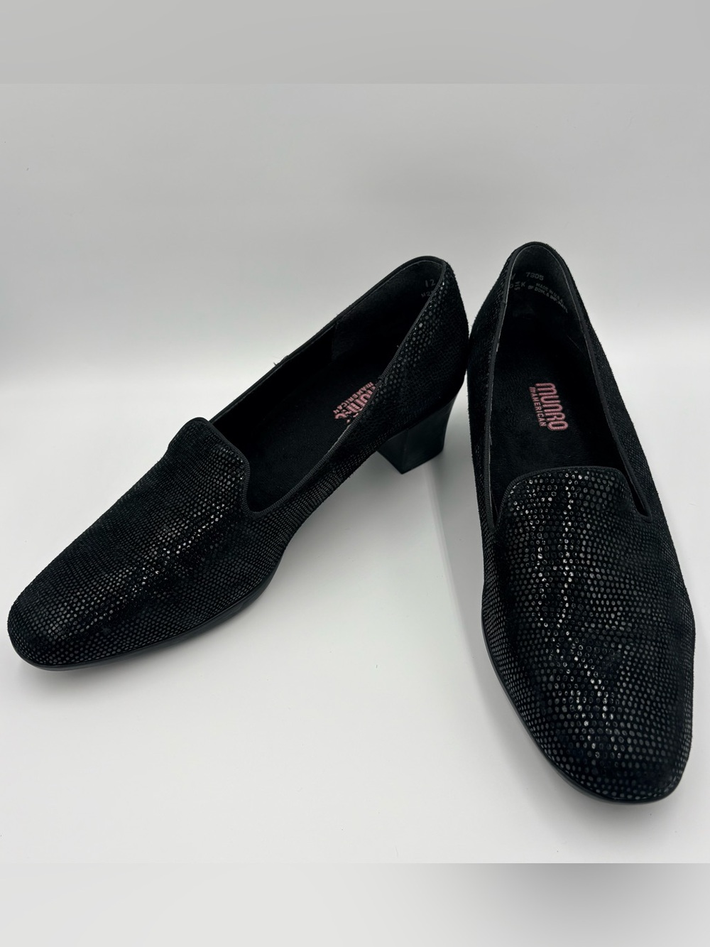 Munro American Black Textured Micro-Dot Low Block Heel Pump Loafers Size 12W